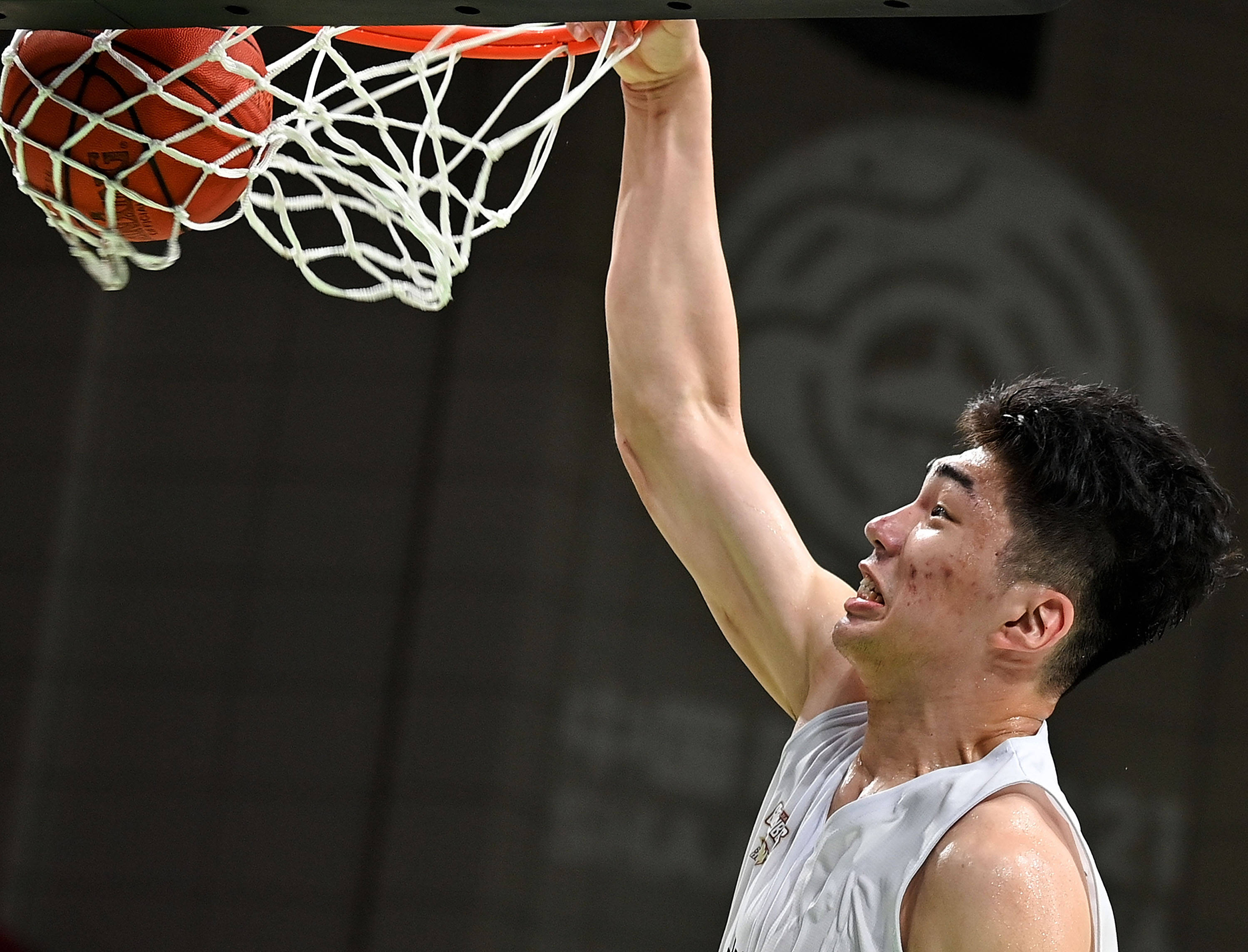 关于斯洛文尼亚篮球健将夺得铜牌，表现出色的信息