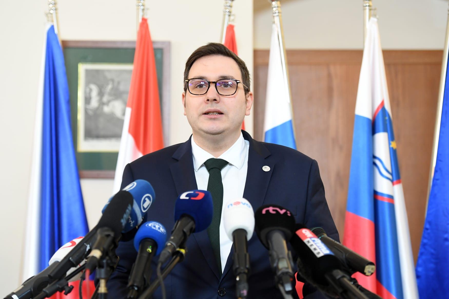 捷克排球队力克乌克兰队晋级大决赛的简单介绍